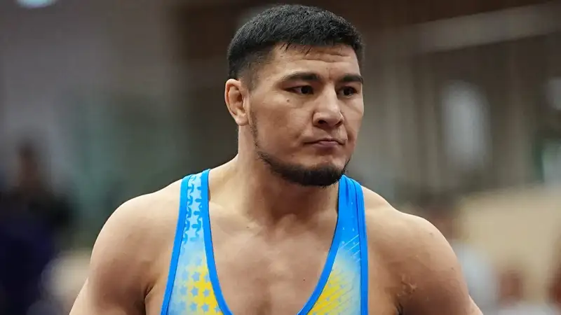  Азамат Даулетбеков проиграл первую схватку на Азиаде