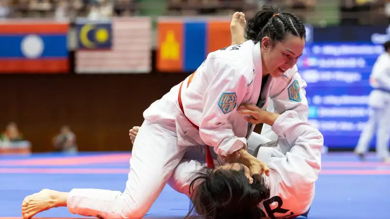 Мариан Журавлева вышла в схватку за бронзовую медаль на Азиаде