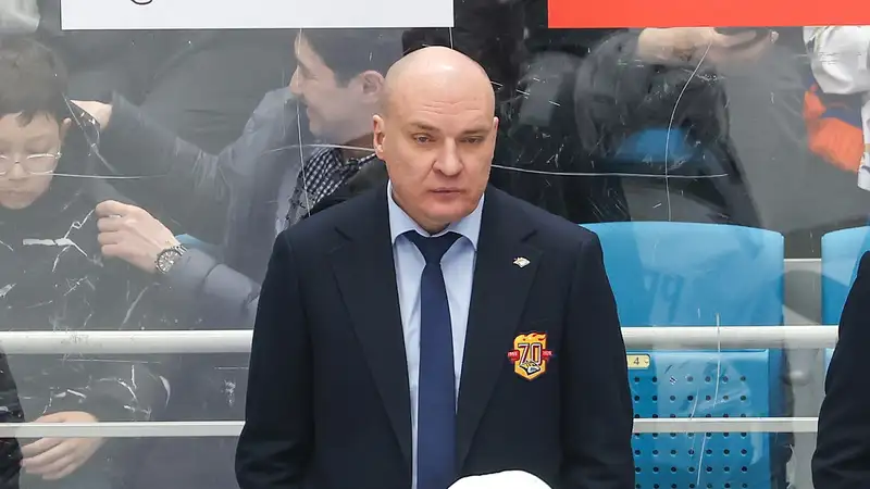 Андрей Разин на тренерском мостике "Металлурга"