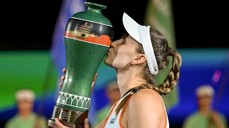 Елена Рыбакина