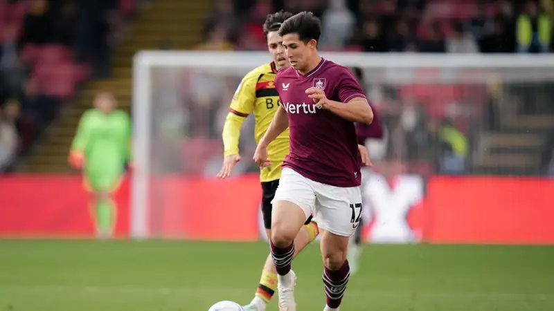 "Худшее выступление": Burnley Express раскритиковало игру Дастана Сатпаева в Чемпионшипе